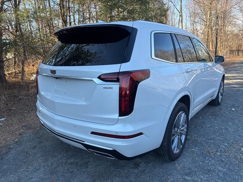 Used 2023 Cadillac XT6 Premium Luxury image 6