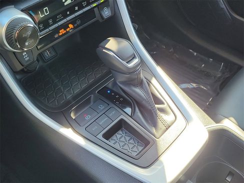 Used 2025 Toyota RAV4 XLE Premium image 12