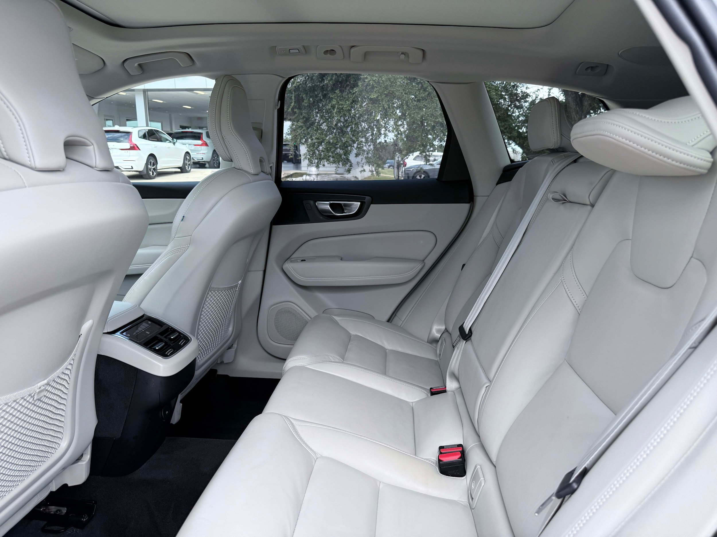Certified 2026 Volvo XC60 B5 Ultra AWD/4WD image 16