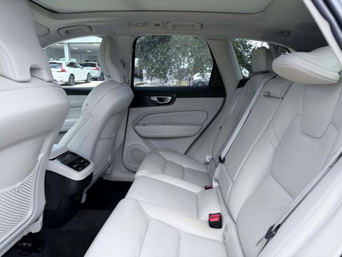 Certified 2026 Volvo XC60 B5 Ultra AWD/4WD image 16
