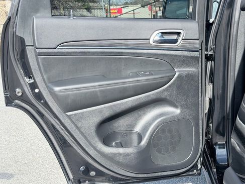 Used 2022 Jeep Grand Cherokee Limited w/ Tech Group image 28