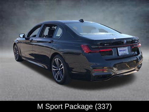 Used 2022 BMW 750i xDrive w/ Executive Package AWD/4WD image 6