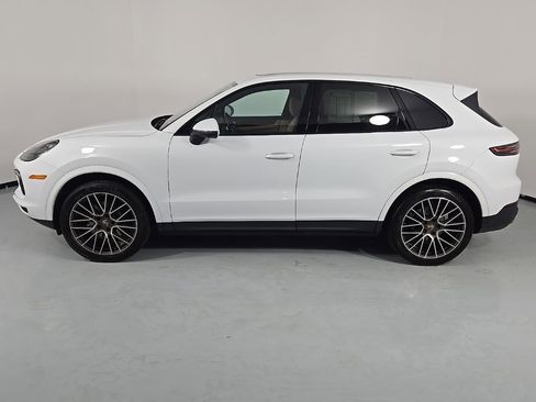 Used 2020 Porsche Cayenne image 4