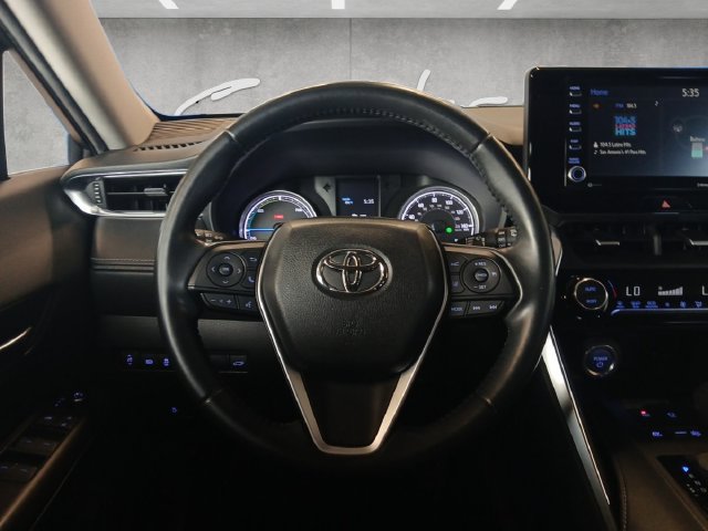 Used 2021 Toyota Venza LE AWD/4WD image 22