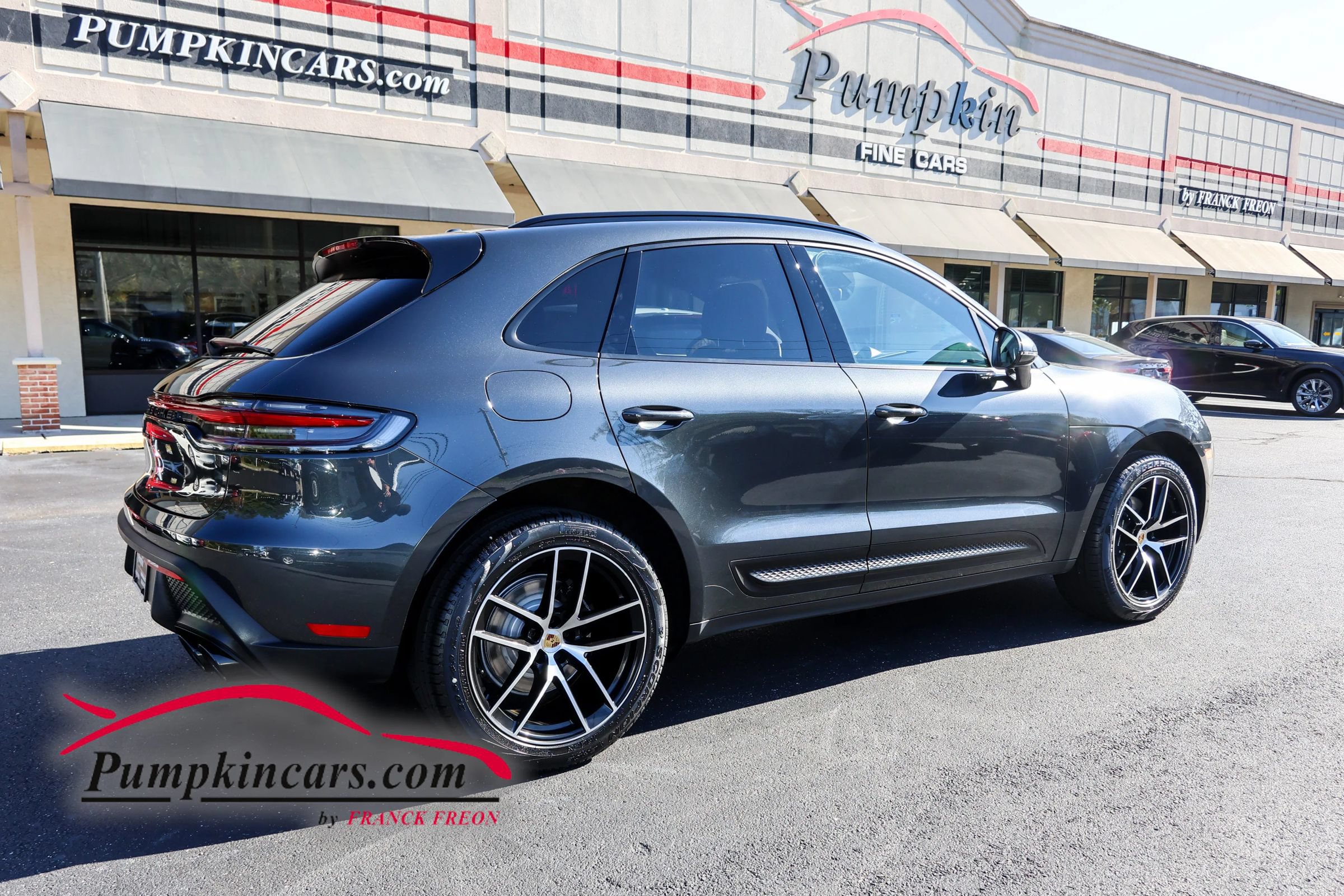 Used 2023 Porsche Macan AWD/4WD image 6