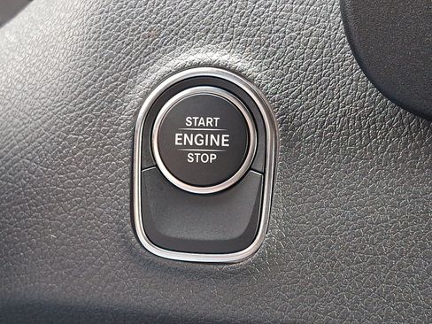 Used 2025 Mercedes-Benz Sprinter 2500 image 23