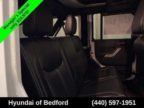Used 2015 Jeep Wrangler Unlimited Rubicon w/ Dual Top Group AWD/4WD image 22