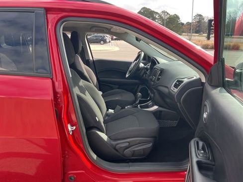 Used 2018 Jeep Compass Sport image 29