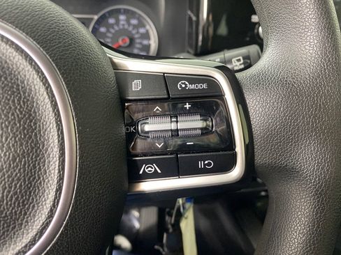 Used 2023 Kia Sorento LX image 14