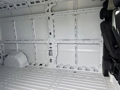 Used 2025 RAM ProMaster 2500 w/ Power Group image 12