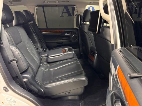 Used 2017 Lexus LX 570 4WD image 18