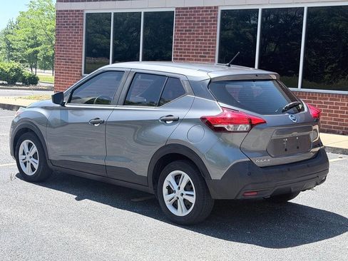 Used 2020 Nissan Kicks S FWD image 3