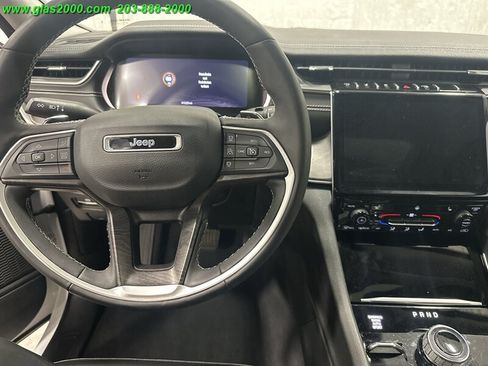 Used 2023 Jeep Grand Cherokee L Limited AWD/4WD image 22