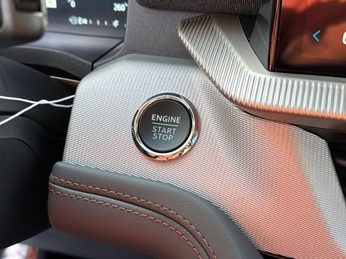 New 2026 Ford Explorer Active RWD image 33
