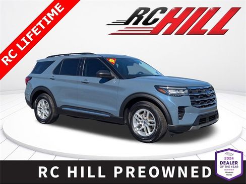 Used 2025 Ford Explorer Active image 1