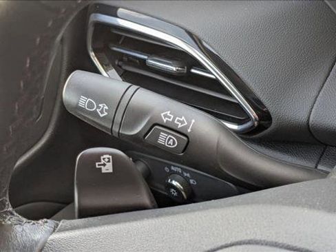 Used 2023 Chevrolet Bolt EUV Premier w/ Redline Edition image 15