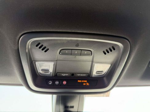 Certified 2023 Chevrolet Traverse LT FWD image 31