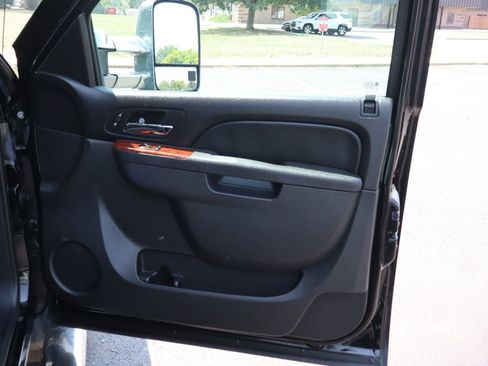Used 2011 GMC Sierra 2500 SLT w/ SLT Convenience Package AWD/4WD image 25