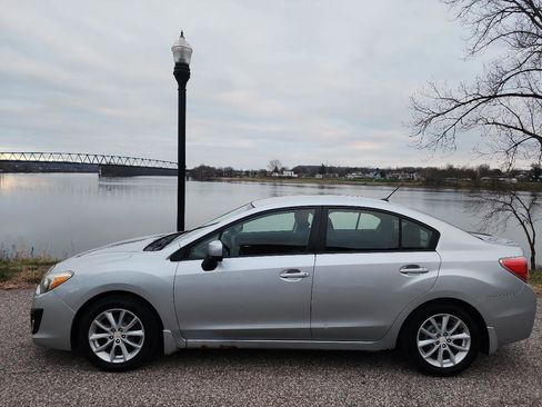 Used 2012 Subaru Impreza 2.0i Premium w/ All-Weather Pkg AWD/4WD image 2