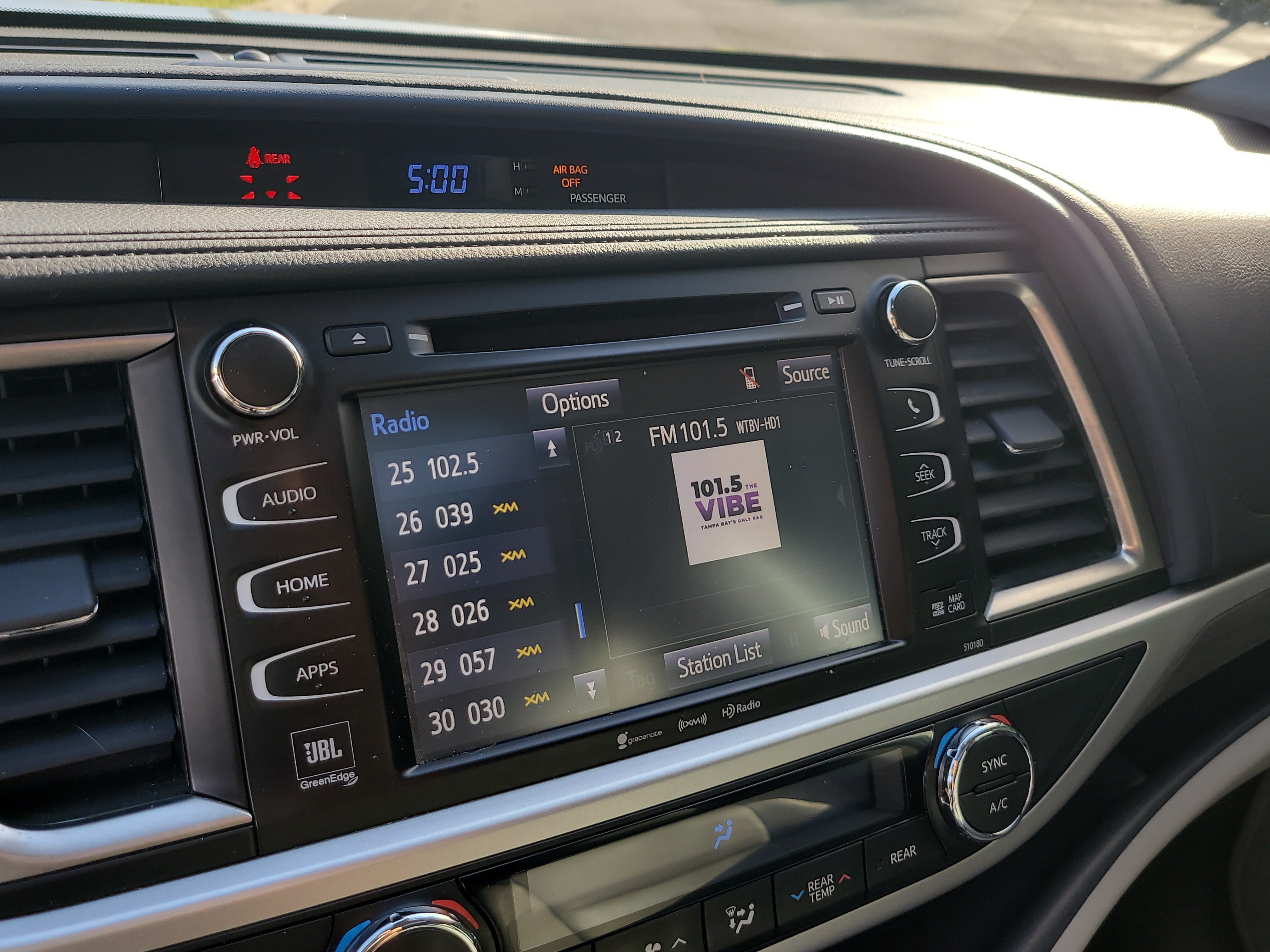 Used 2018 Toyota Highlander Limited FWD image 24