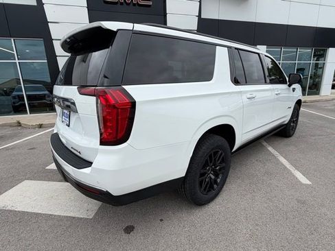 Used 2023 GMC Yukon XL AT4 w/ AT4 Premium Package image 5