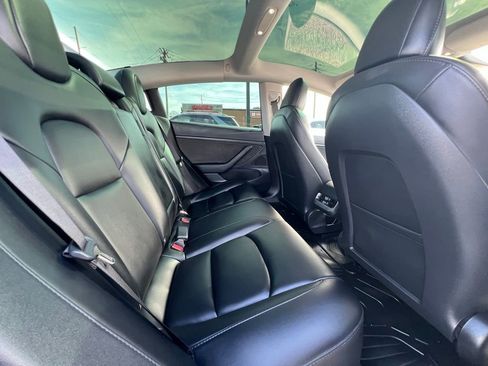 Used 2021 Tesla Model 3 Standard Range Plus image 22