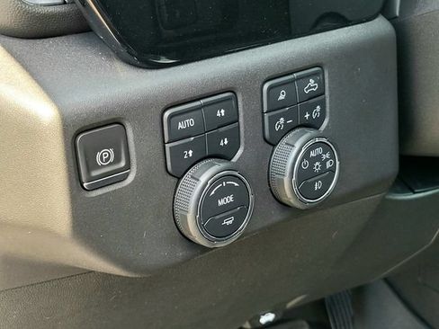 Used 2024 Chevrolet Silverado 1500 High Country AWD/4WD image 21