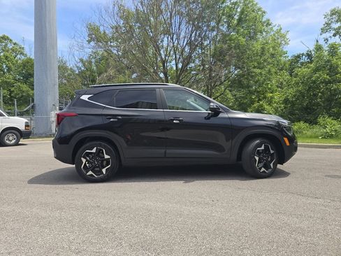 Used 2024 Kia Seltos EX AWD/4WD image 18