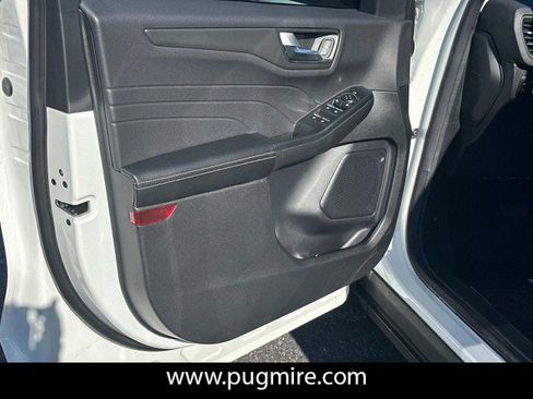 New 2025 Ford Escape SE image 10