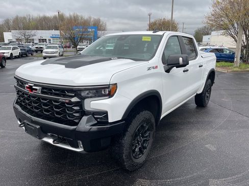 Used 2023 Chevrolet Silverado 1500 ZR2 AWD/4WD image 3