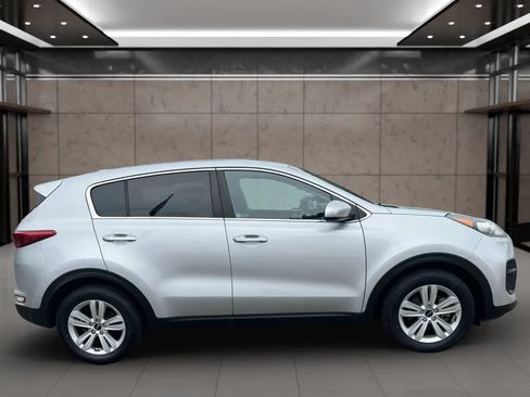 Used 2017 Kia Sportage LX FWD image 7