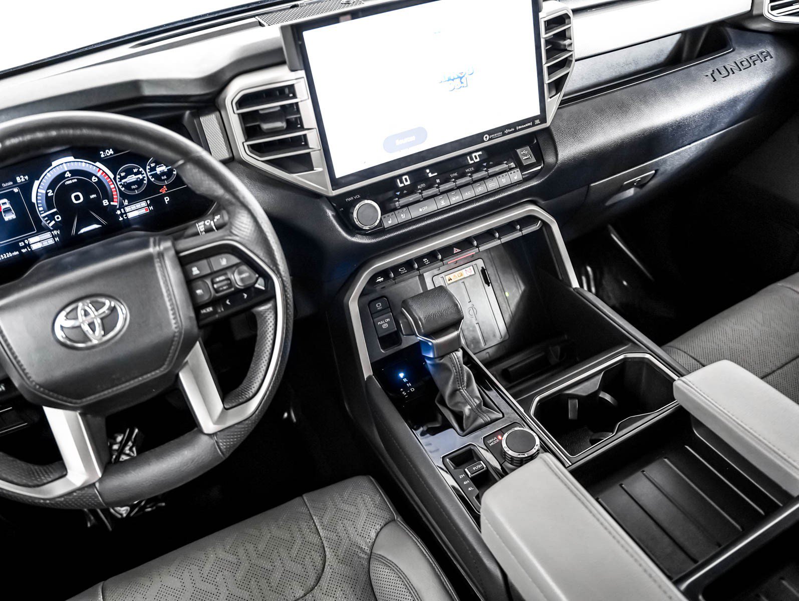 Used 2024 Toyota Tundra Limited AWD/4WD image 17