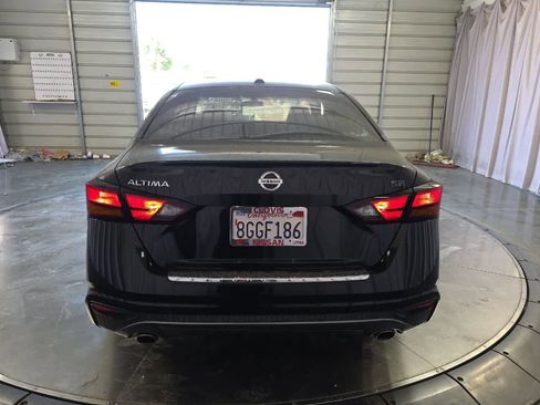 Used 2019 Nissan Altima 2.5 SR w/ SR Premium Package FWD image 8