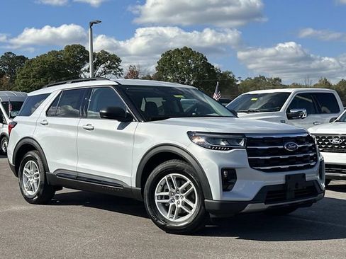 New 2026 Ford Explorer Active image 8