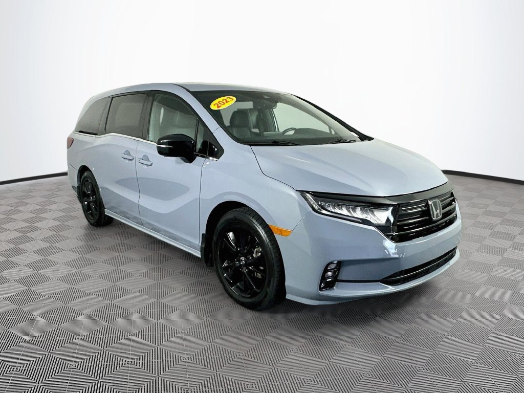 Used 2023 Honda Odyssey Sport image 2