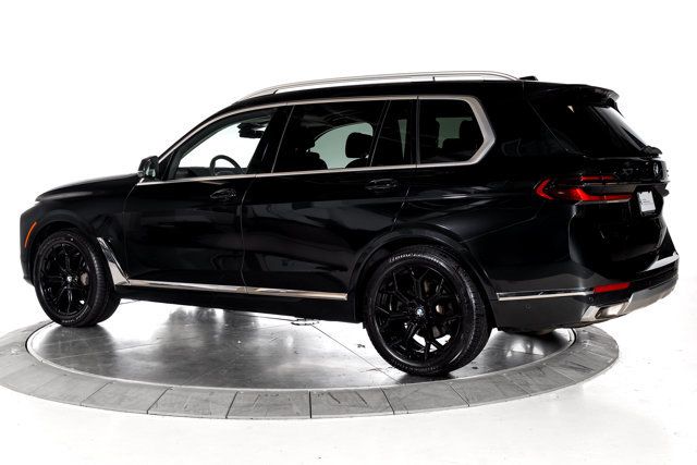 Used 2024 BMW X7 xDrive40i w/ Premium Package AWD/4WD image 3