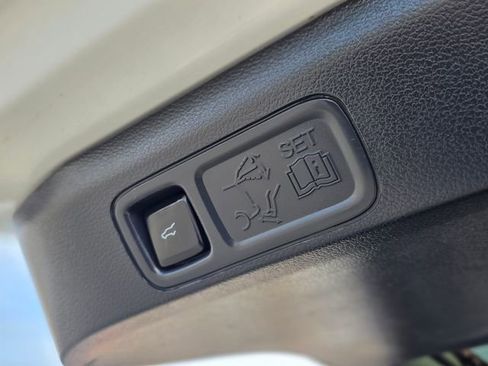 Used 2023 Ford Expedition Max Limited image 16