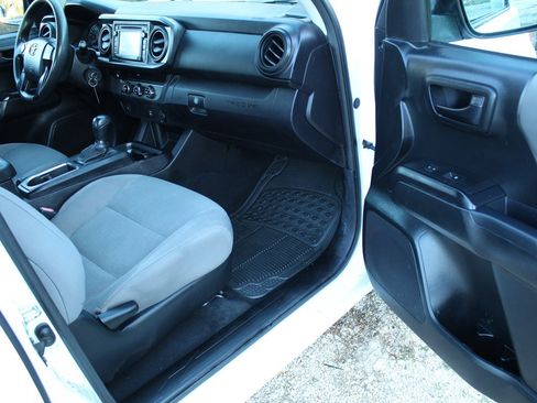 Used 2016 Toyota Tacoma 2WD Access Cab image 18