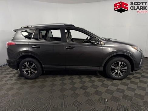 Used 2018 Toyota RAV4 XLE image 10