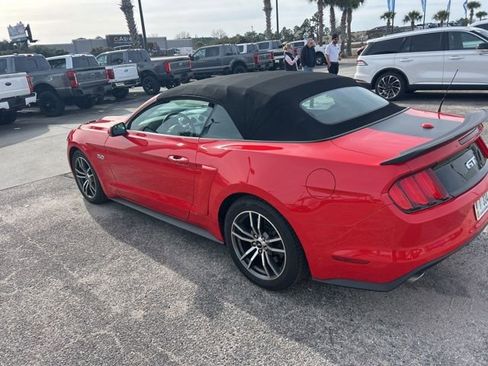 Used 2017 Ford Mustang GT Premium image 3
