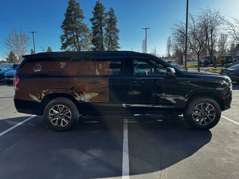 Used 2023 Chevrolet Suburban Z71 w/ Luxury Package image 6