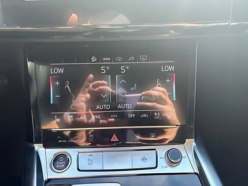 Used 2023 Audi e-tron Premium Plus w/ Premium Plus Package AWD/4WD image 24