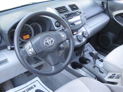 Used 2011 Toyota RAV4 2WD w/ Upgrade Value Pkg image 19