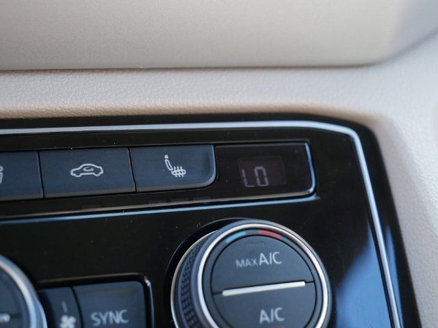 Used 2021 Volkswagen Atlas SEL FWD image 34