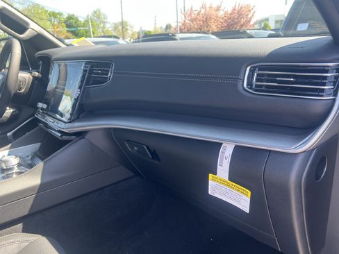 New 2026 Jeep Grand Wagoneer L Limited AWD/4WD image 17