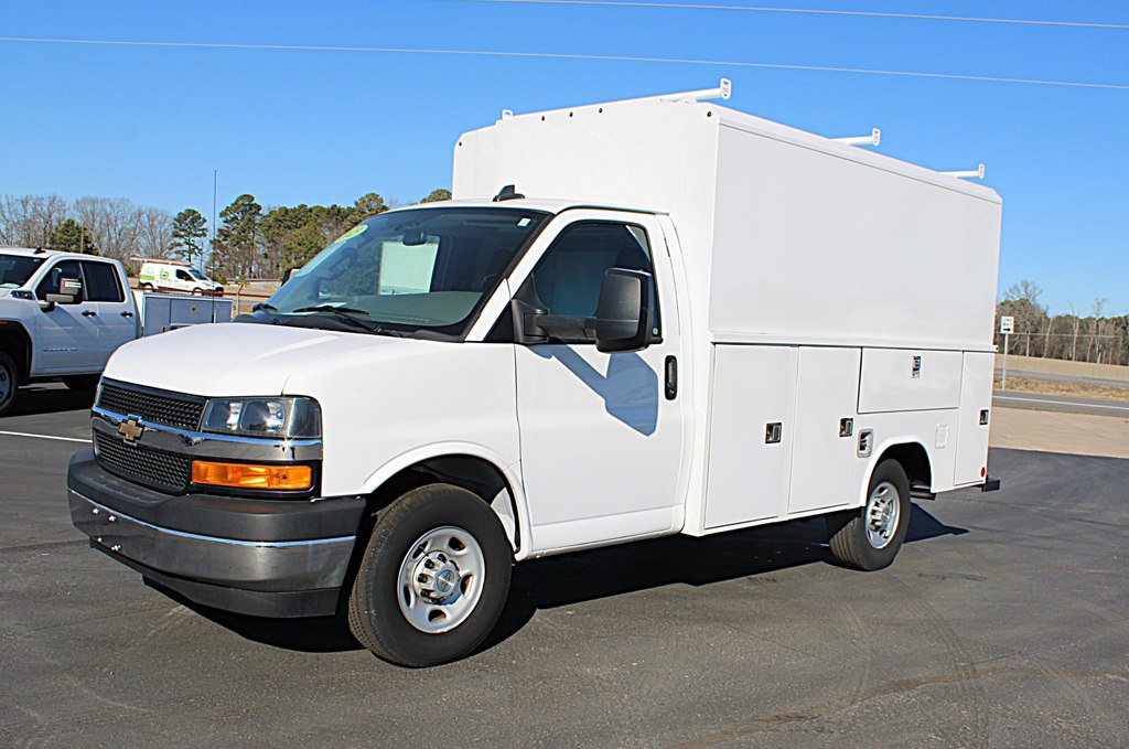 Used 2023 Chevrolet Express 3500 w/ Power Convenience Package RWD image 2