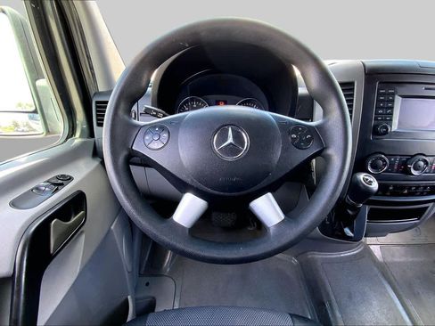 Used 2018 Mercedes-Benz Sprinter 2500 image 6