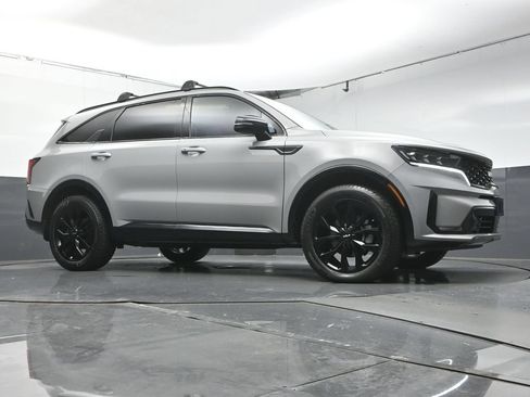 Used 2023 Kia Sorento SX AWD/4WD image 32