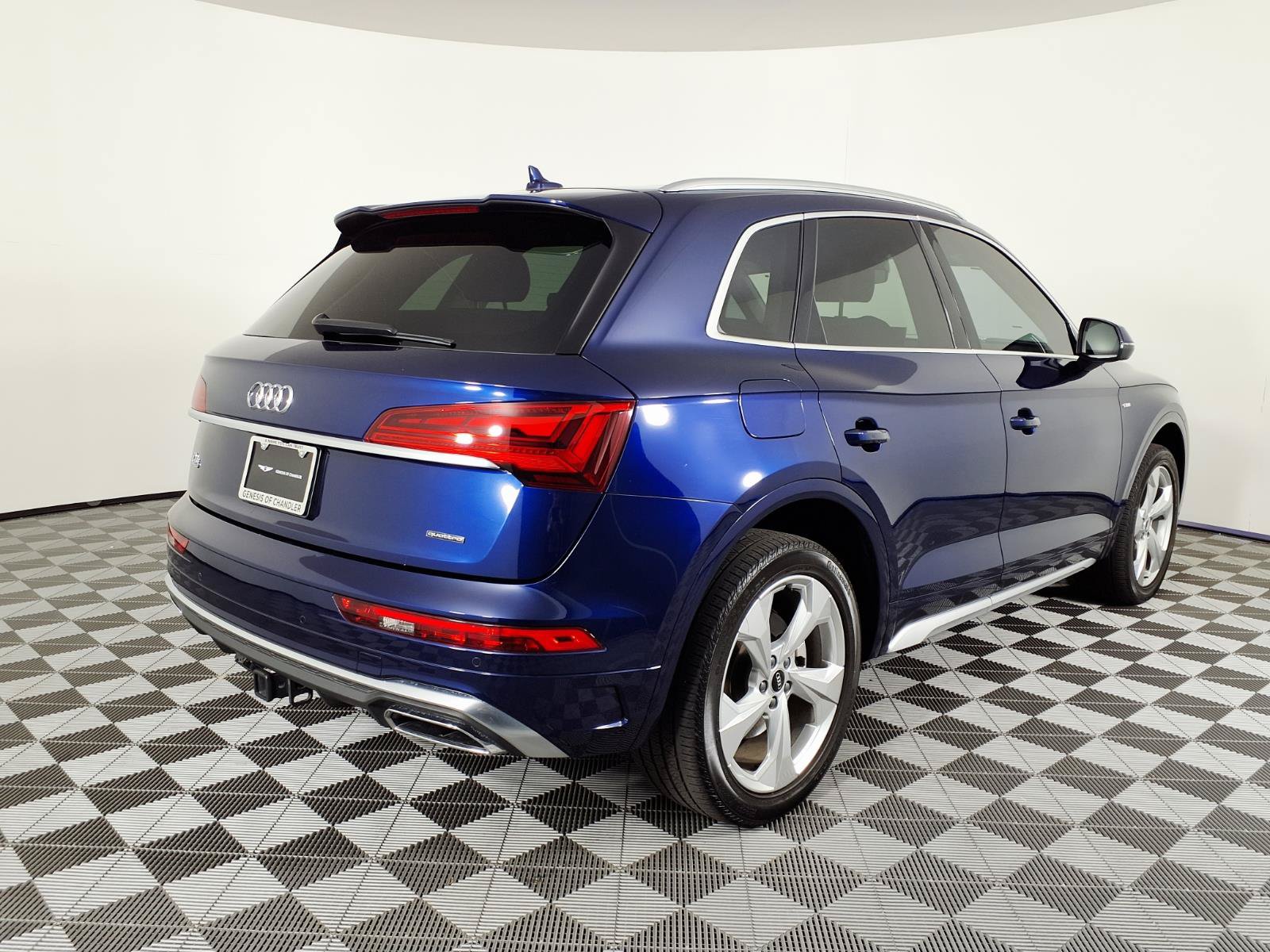 Used 2022 Audi Q5 2.0T Premium Plus w/ Premium Plus Package AWD/4WD image 4