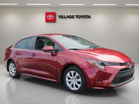 Certified 2025 Toyota Corolla LE FWD image 7